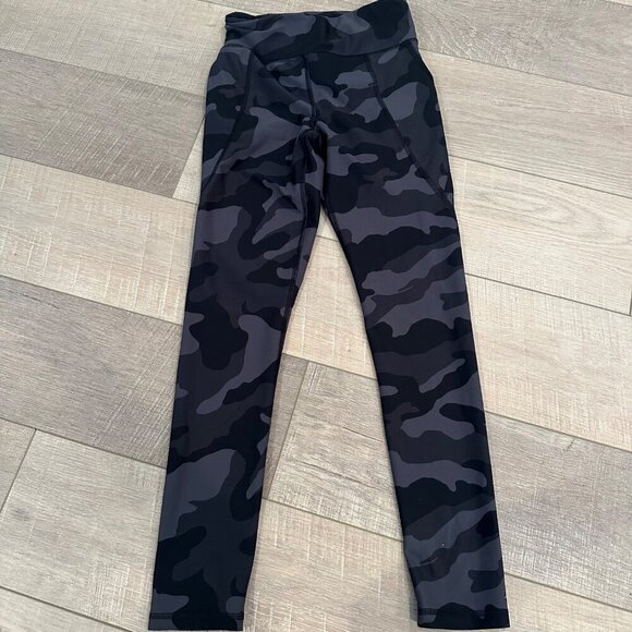 OLD NAVY ACTIVE POWERSOFT LEGGINGS SIZE LARGE 10/12 GIRLS CAMOFLAUGE - Picture 2 of 6